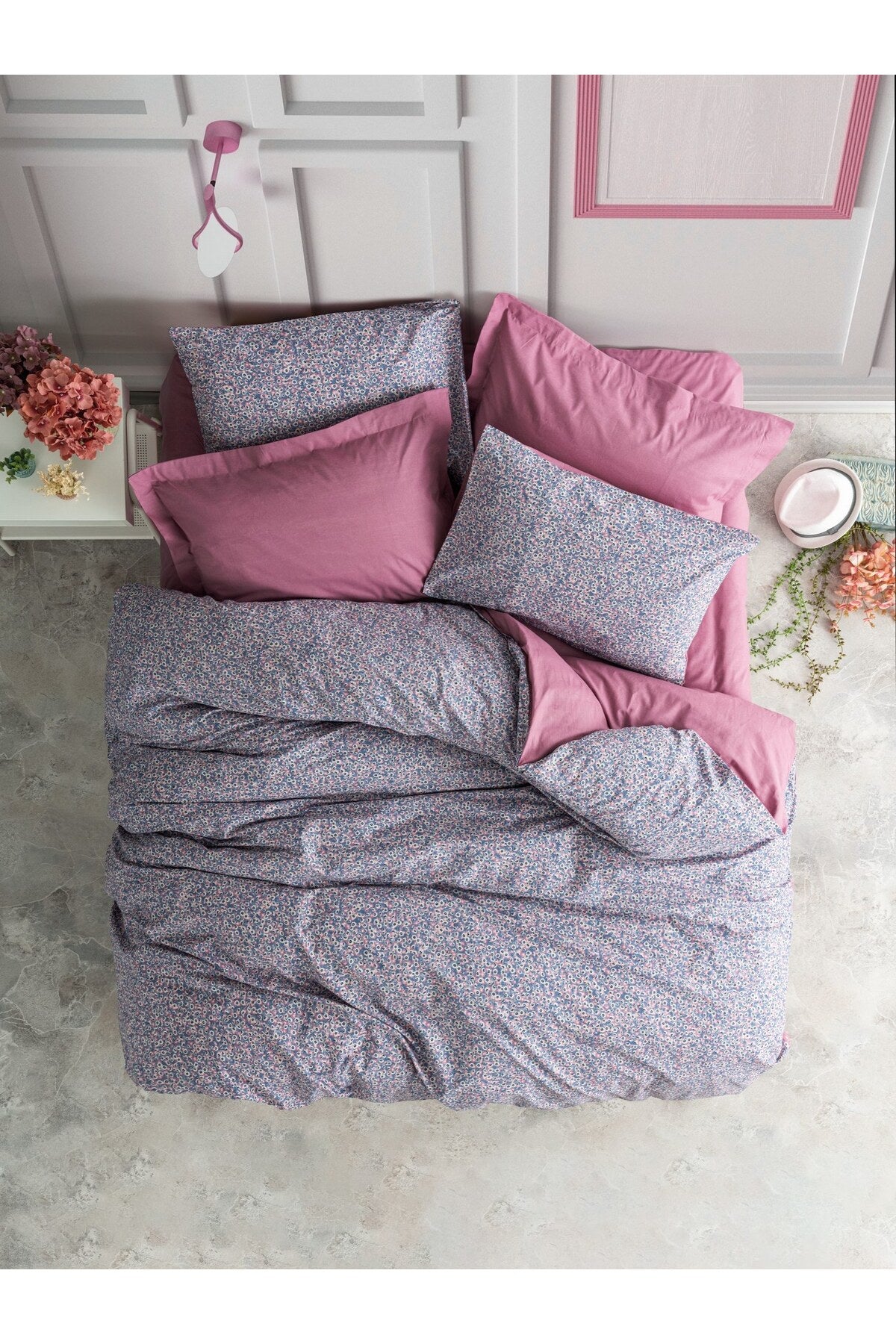 Set de husă dublă Ranforce Husă pilotă: 200 X 220 cm Cearșaf de pat cu elastic: 240 X 260 cm Față de pernă: 50 X 70 cm (2 bucăți) Penny - Dusty Rose