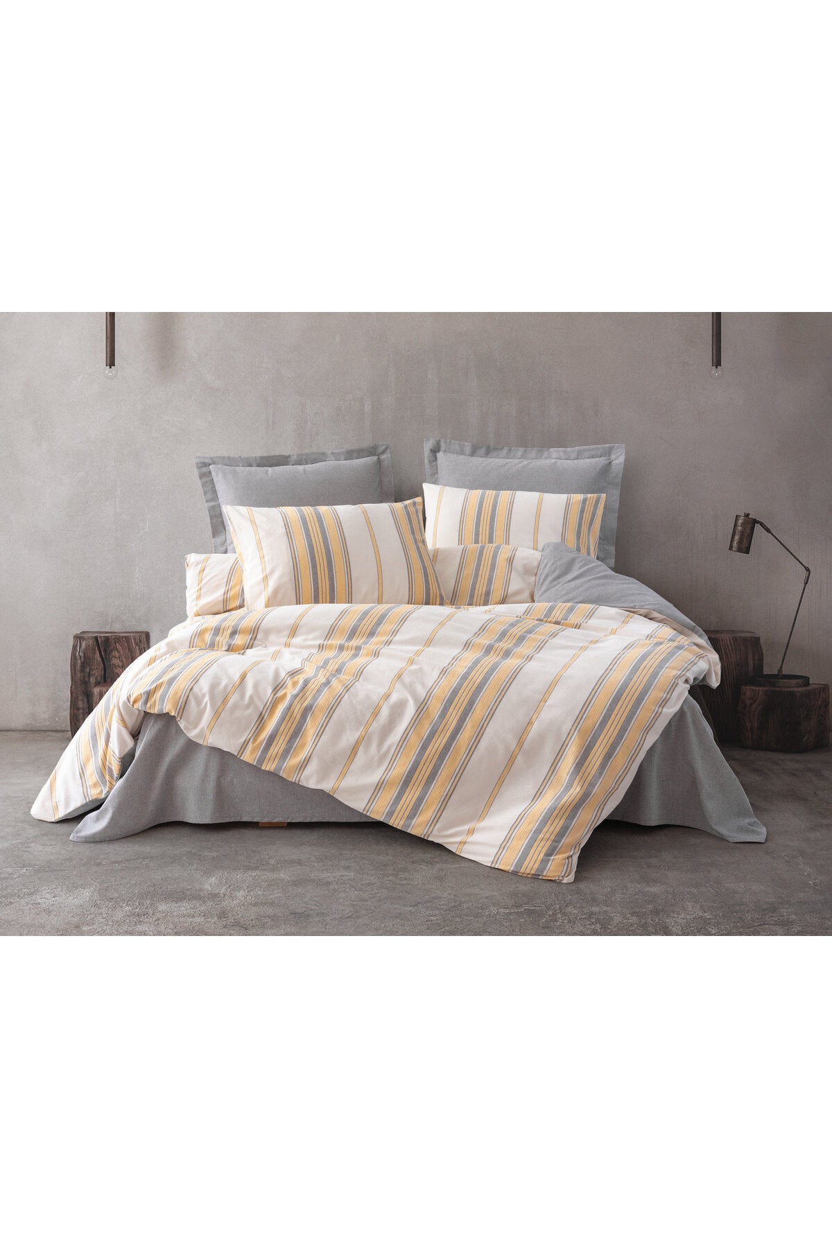 Set husă dublă de pilotă Husă de pilotă: 200 X 220 cm Cearșaf de pat: 240 X 260 cm Față de pernă: 50 X 70 cm (2 bucăți) Tribus - Galben