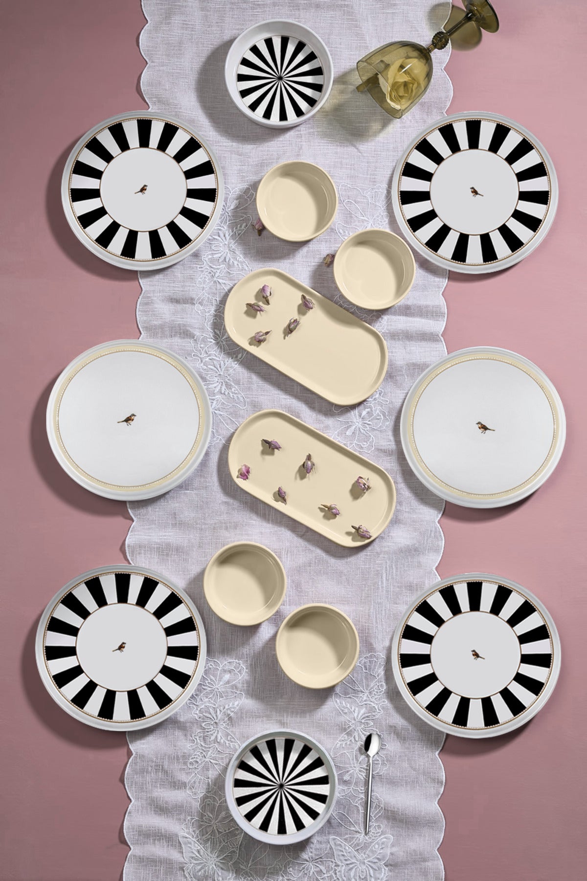 14 Piece Black Birds Breakfast Set for 6 People - Luxury Breakfast Presentation Set Plate