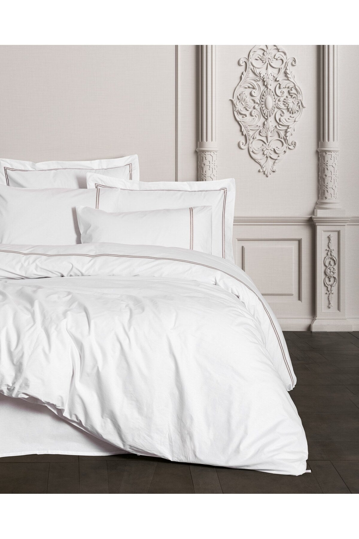 Double Quilt Cover Set Quilt Cover: 200 X 220 Cm Flat Sheet: 240 X 260 Cm Pillowcase: 50 X 70 Cm (2 Pieces) Oxford Pillowcase: 50 X 70 Cm (2 Pieces) Mehves