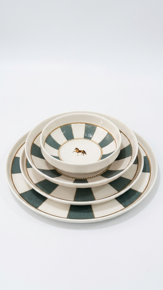 Farika 24 Piece Colt Dinner Set for 6 People - Premium Dinner Set