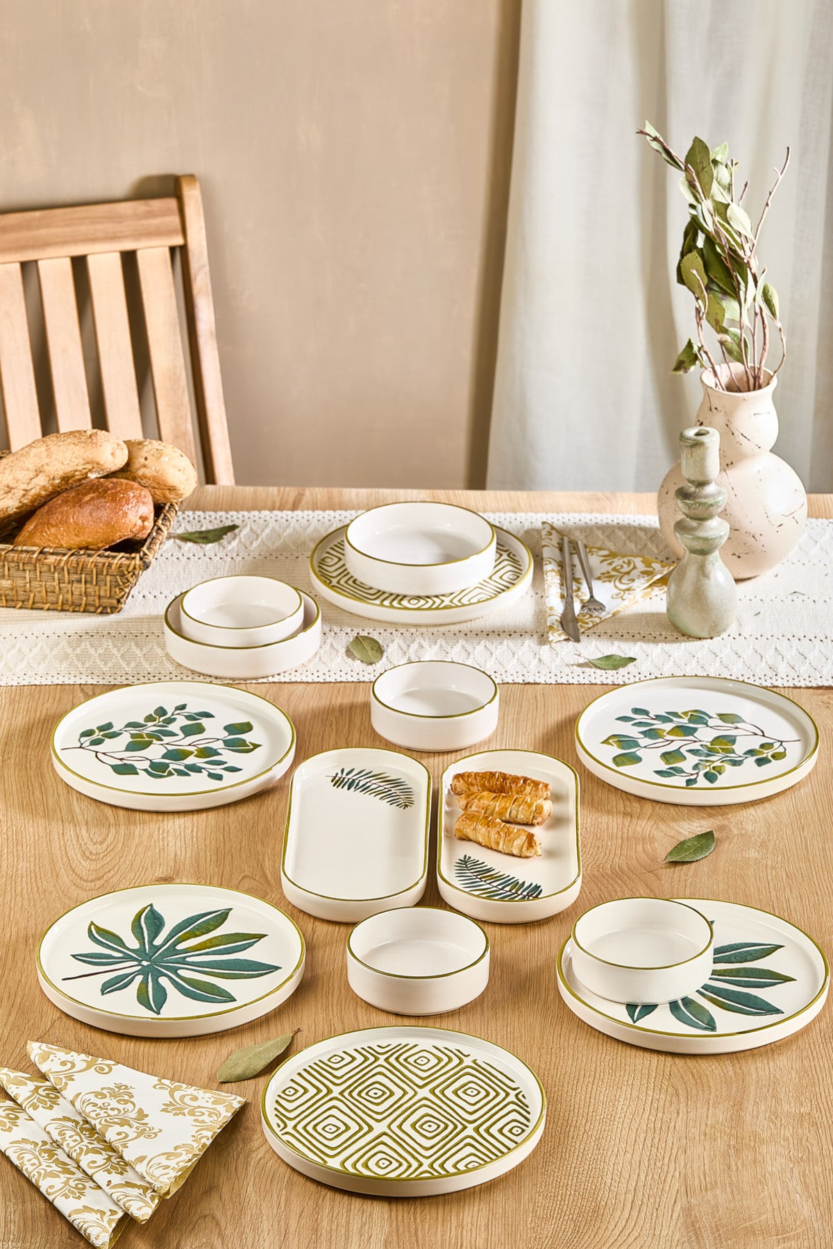 14 Piece Stackable Fall Leaf Breakfast Set for 6 People - Luxury Breakfast Presentation Set Plate