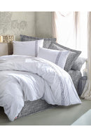 Set Huse Pilote Duble Ranforce Husă Pilotă: 200 X 220 Cm Cearșaf de Pat: 240 X 260 Cm Față de Pernă: 50 X 70 Cm (2 Bucăți) Față de Pernă Oxford: 50 X 70 Cm (2 Bucăți) Paola - Gri