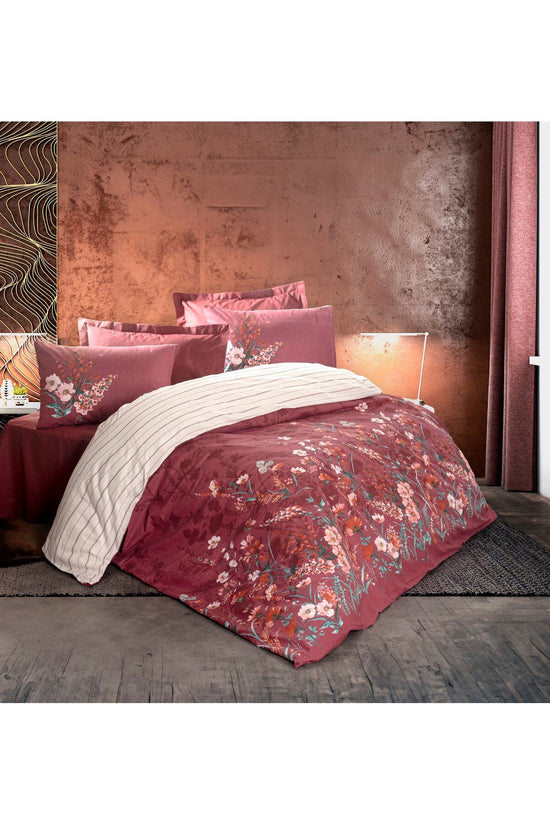 Set dublu de cearșafuri din ranforce Husă pilotă: 200 X 220 Cm Cearșaf de pat: 240 X 260 Cm Față de pernă: 50 X 70 Cm (2 bucăți) Roșu bordeaux