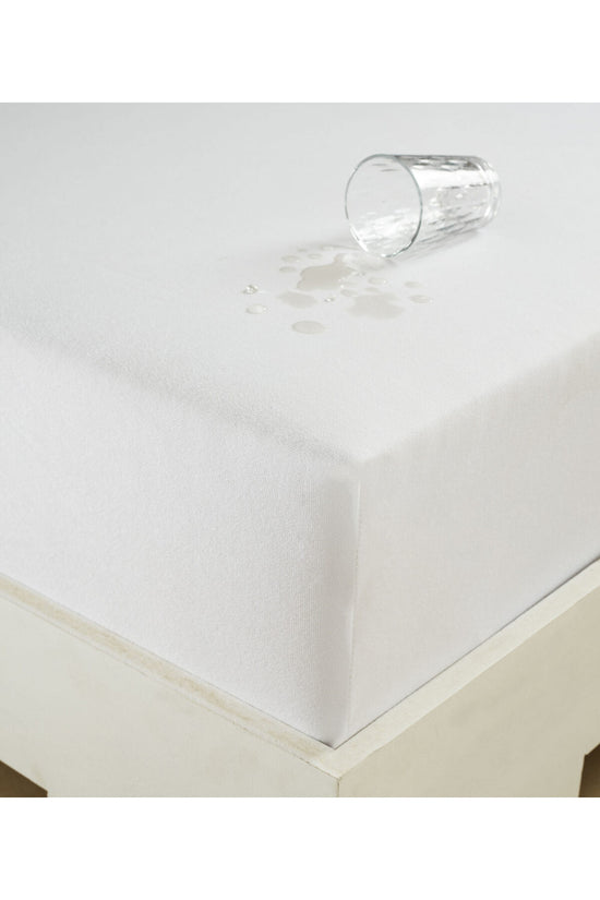 Double Bed Protector Size: 180 X 200 Cm Waterproof White