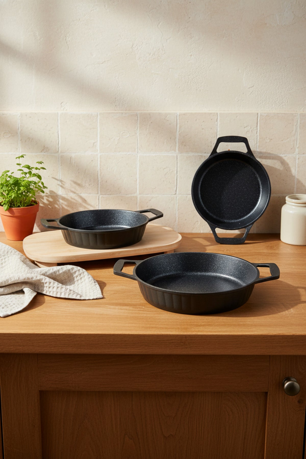 xBernardo Olimpos 3 Piece Cast Sahan Set Black