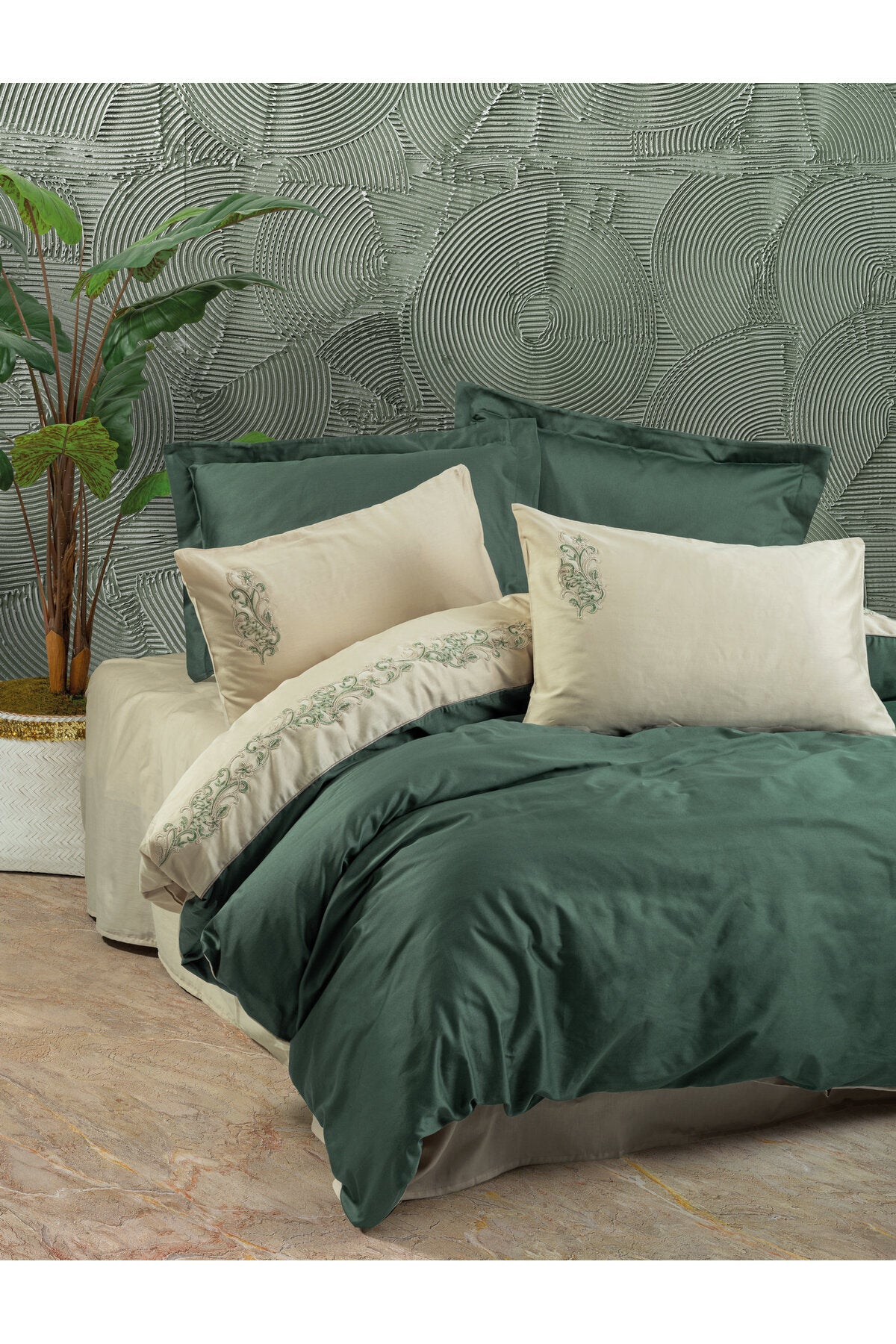 Satin Double Quilt Cover Set Quilt Cover: 200 X 220 Cm Flat Sheet: 240 X 260 Cm Pillowcase: 50 X 70 Cm (2 Pieces) Oxford Pillowcase: 50 X 70 Cm (2 Pieces) Andy - Green
