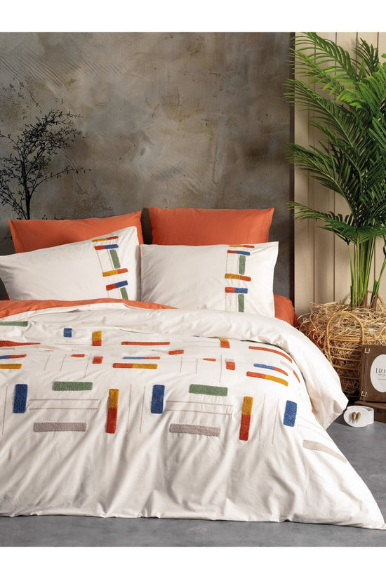 Set dublu husă de pilotă Husă de pilotă: 200 X 220 Cm Cearșaf de pat: 240 X 260 Cm Față de pernă: 50 X 70 Cm (2 Bucăți) Față de pernă Oxford: 50 X 70 Cm (2 Bucăți) Scorțișoară