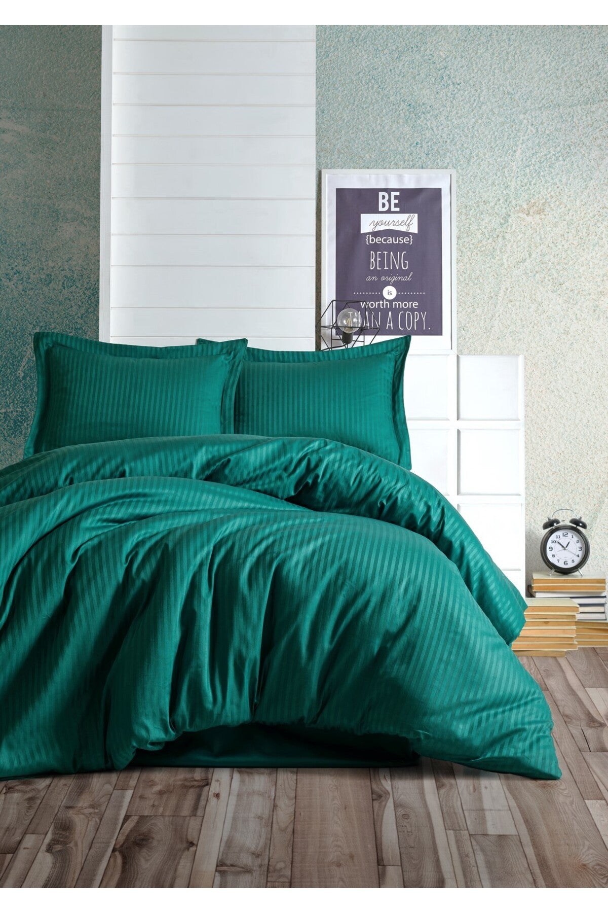 Set de lenjerie de pat dublu din satin Husă pilotă: 200 x 220 cm Cearșaf de pat: 240 x 260 cm Față de pernă Oxford: 50 x 70 cm (2 bucăți) Verde Petrol