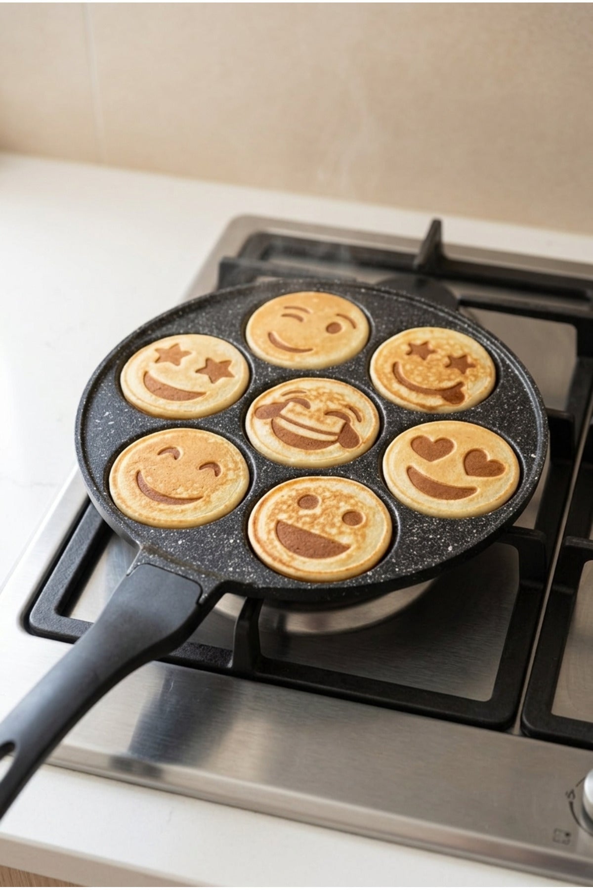xBernardo Puffy Pancake Pan