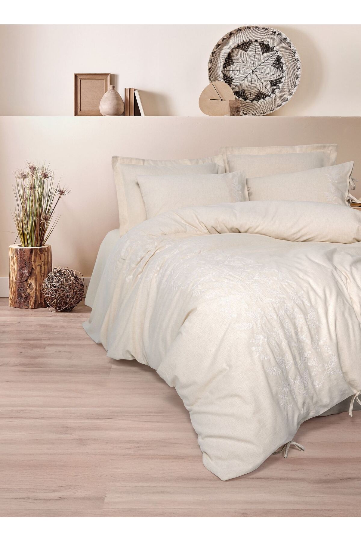 Set dublu husă pilotă Husă pilotă: 200 x 220 cm Cearșaf de pat: 240 x 260 cm Față de pernă: 50 x 70 cm (2 bucăți) Față de pernă Oxford: 50 x 70 cm (2 bucăți) Bej